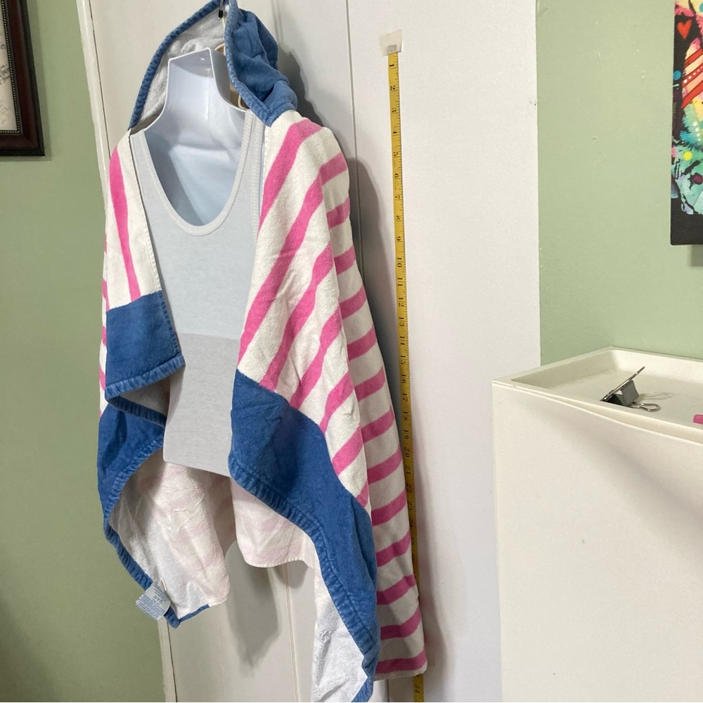 POTTERY BARN Kids Whale Bath Beach Wrap Towel Pink Blue 46" Wide x 29" Long - Picture 4 of 15